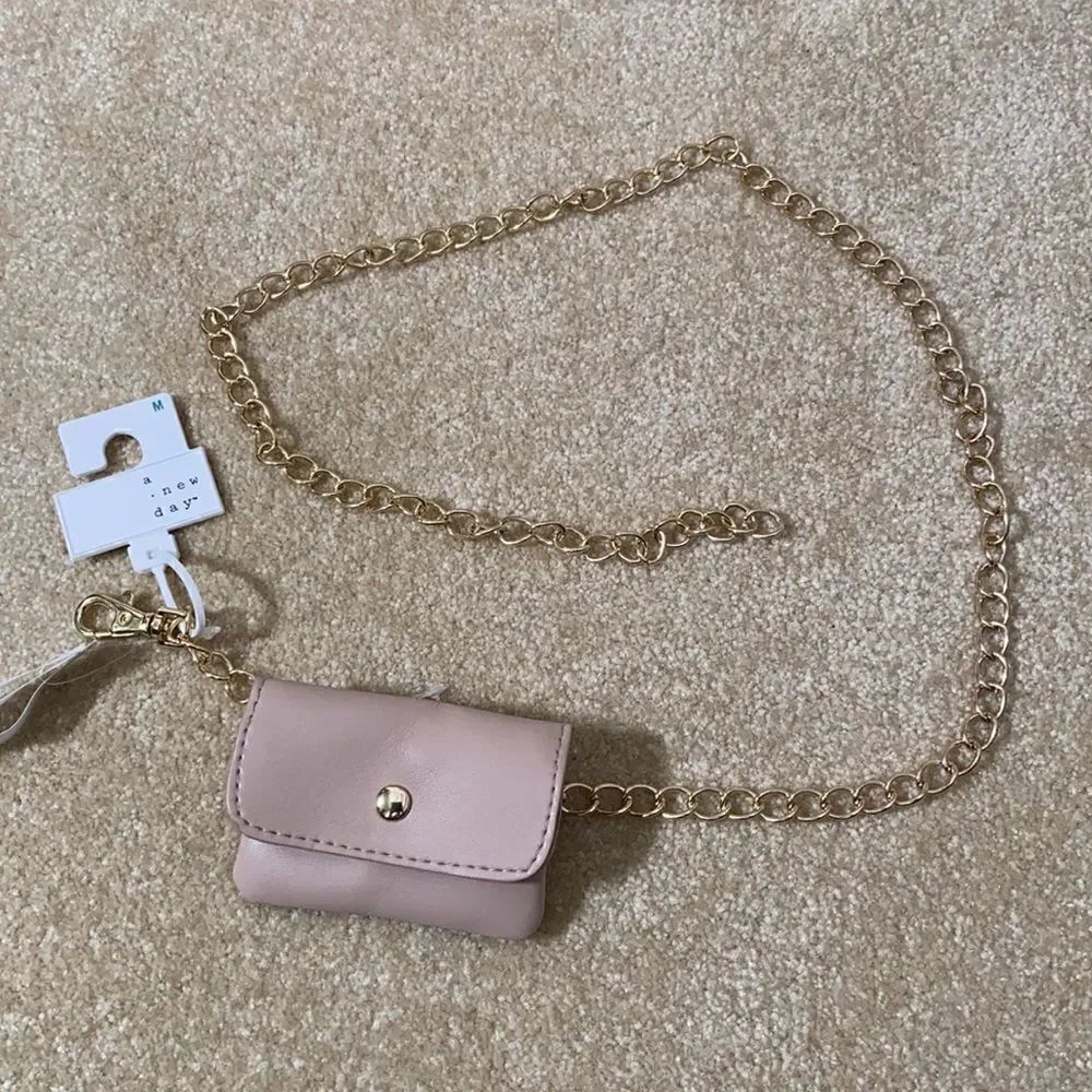 Women’s Gold Chain Belt with Small Purse M NWT